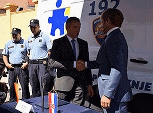 moped_policiji__clanak-prva