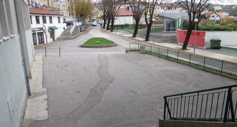 Poligon za gimkanu pred matuljskom školom (snimio M.Krpan)