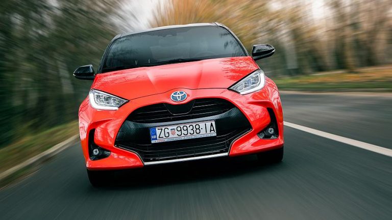 yaris 1