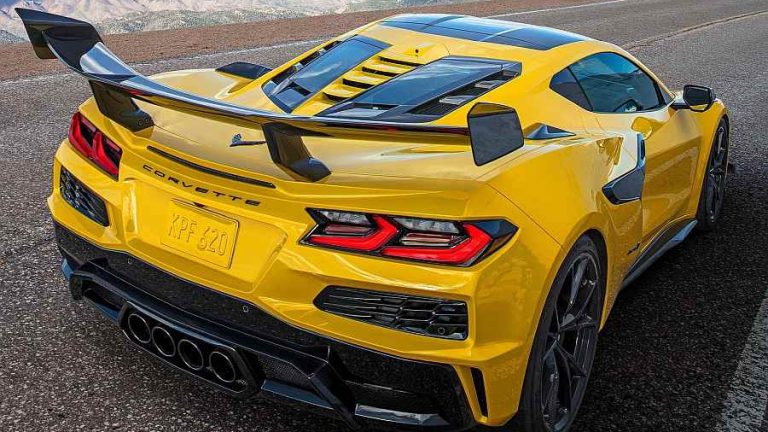 Chevrolet-Corvette_ZR1 1