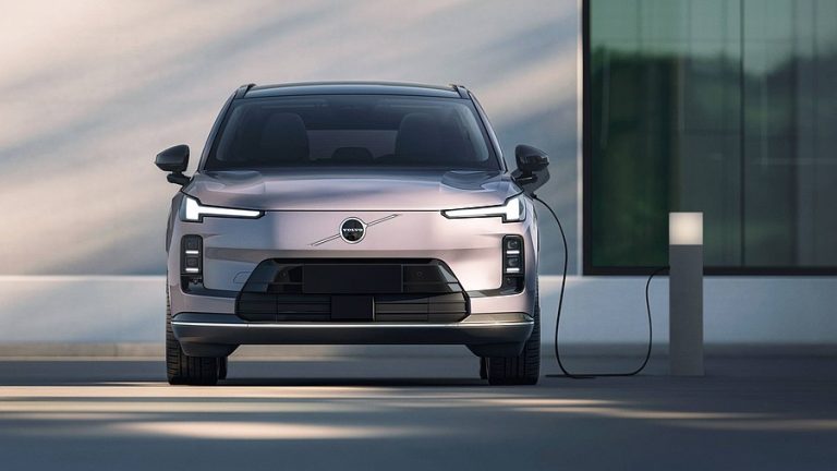 Volvo Cars reveals the new XC70 – a plug-in hybrid for every journey