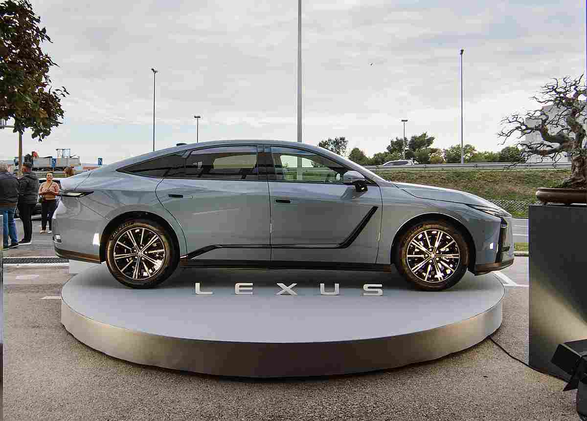 Otvoren novi automobilski salon u Dalmaciji – laše do novih automobila marke Lexus