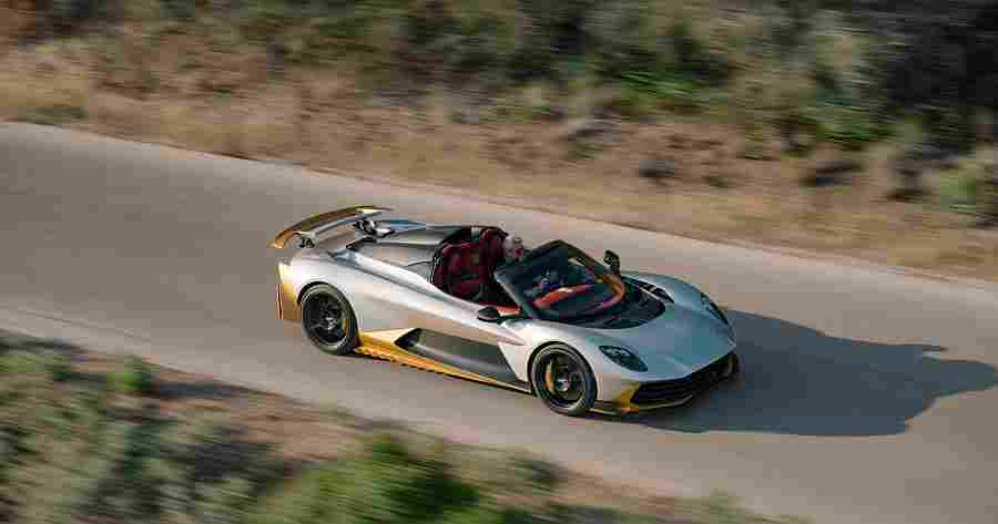 Aston Martin Valhalla Spider je vrhunski super automobil koji juri 200 km/h bez krova, a s čvrstim krovom je još brži – čak 350 km/h (video)
