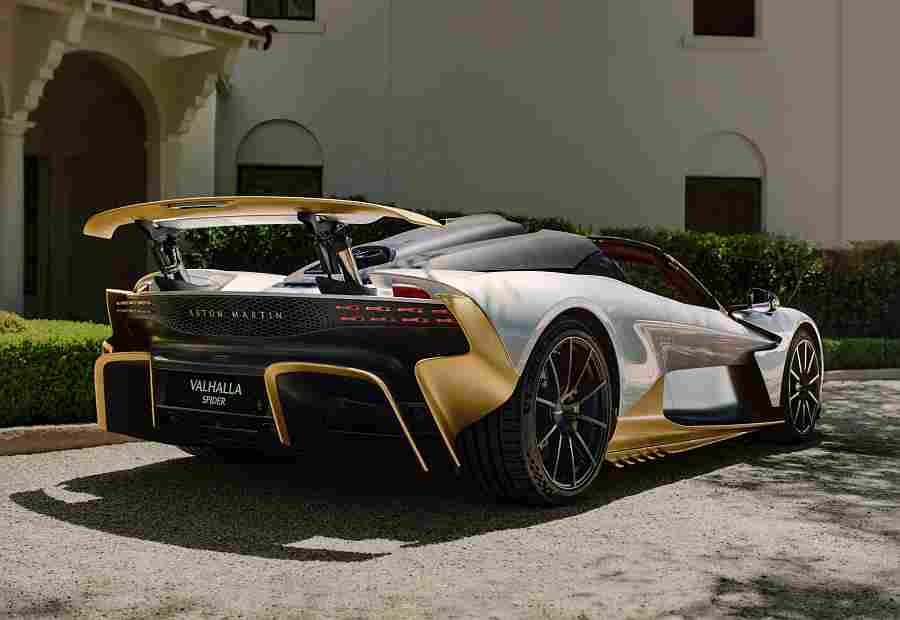 Aston Martin Valhalla Spider je vrhunski super automobil koji juri 200 km/h bez krova, a s čvrstim krovom je još brži – čak 350 km/h (video)