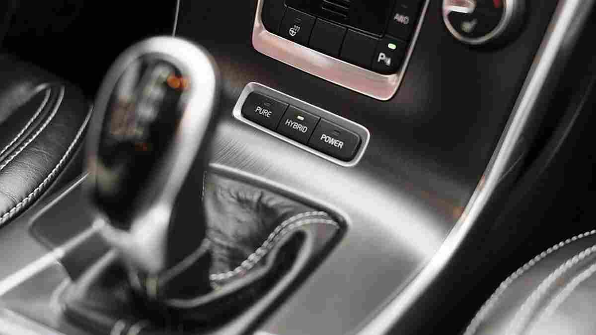 Automatski mjenjač sada ima 100% novih automobila, a čine trećinu ukupnog automobilskog voznog parka