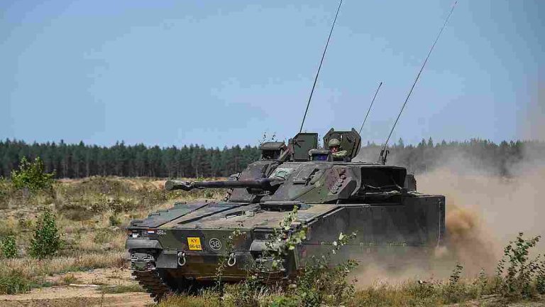 Kako su inženjeri Formule 1 učinili CV90 najbržim tenkom na klasičnom off-road terenu?