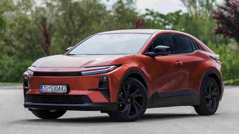 Kad Toyota C-HR dobije plus, stvari postaju zanimljive i intrigrantneuz ukupnu pogodnost do 2.500 eura