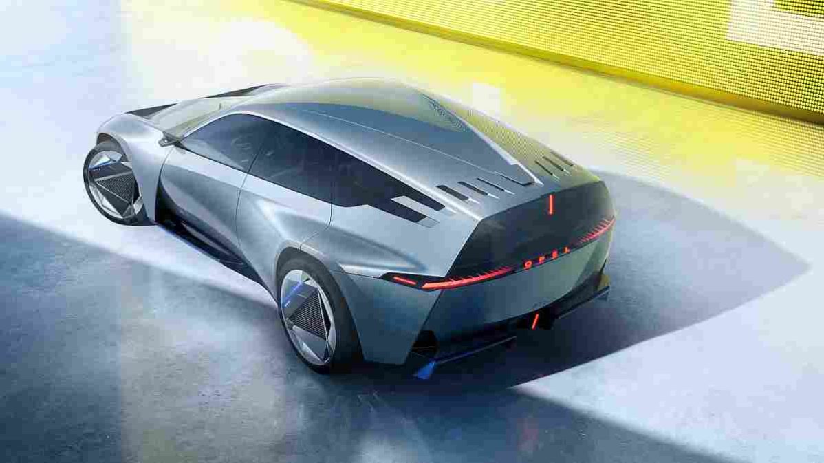 Opel STX Concept: Vizionarska studija iz Rüsselsheima prikazuje dizajn karavana budućnosti