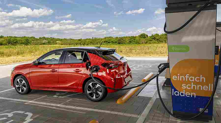 Recite „DA” Noći vještica: Opel Corsa YES i Mokka YES unose sjaj u ovo „sablasno” doba godine
