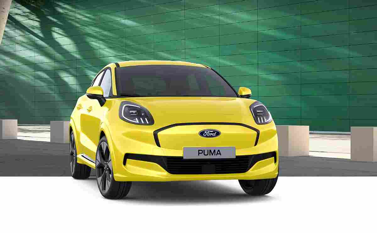 Poticaji snizili cijene Fordovih automobila - Puma Gen-E od 22.450 €, E-Tourneo Courier od 24.670 €n Explorer od 29.930 €, Capri od 32.080 € i E-Tourneo Custom od 52.480 €